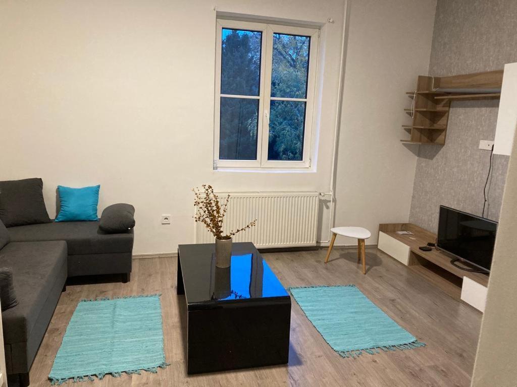 Downtown Modern 3 Bedrroom+ Living Room Apartment Wesselenyi 1.3 Сомбатгей Екстер'єр фото